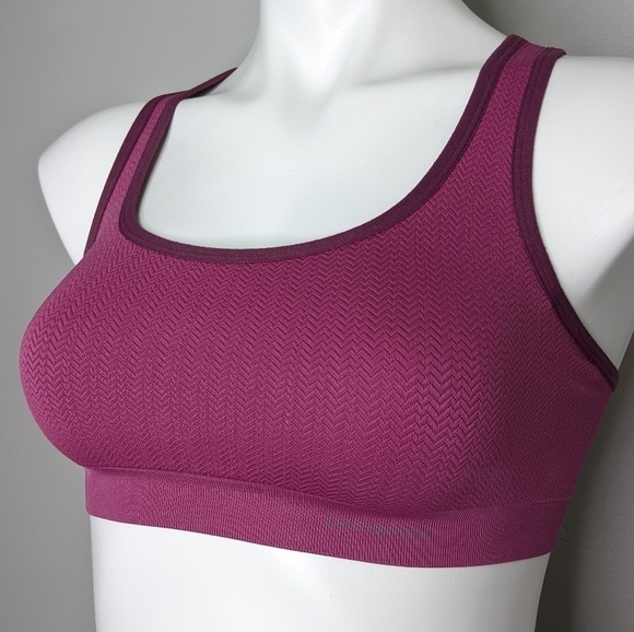 ✨3/$15 Patagonia purple sports bra XS - Picture 3 of 8